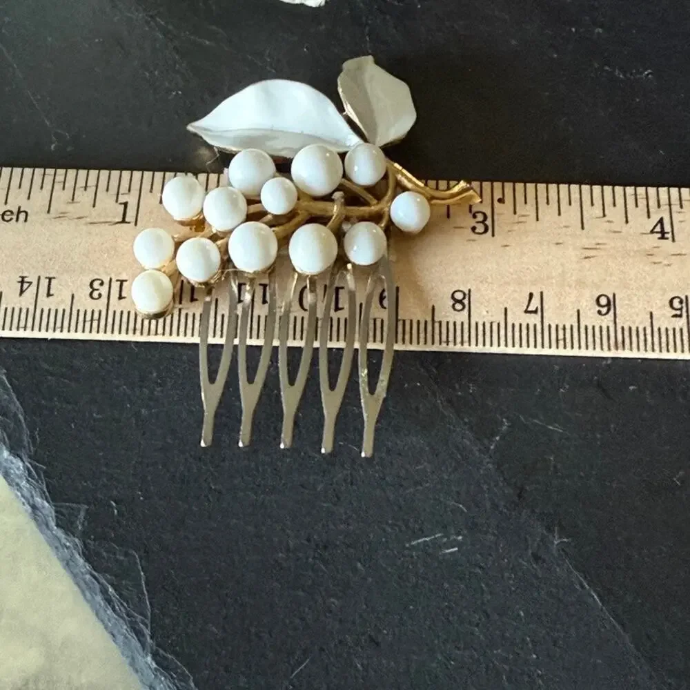 White Gold Leaf Pearl Cluster Hair Comb Vintage-Inspired Bridal Accessory